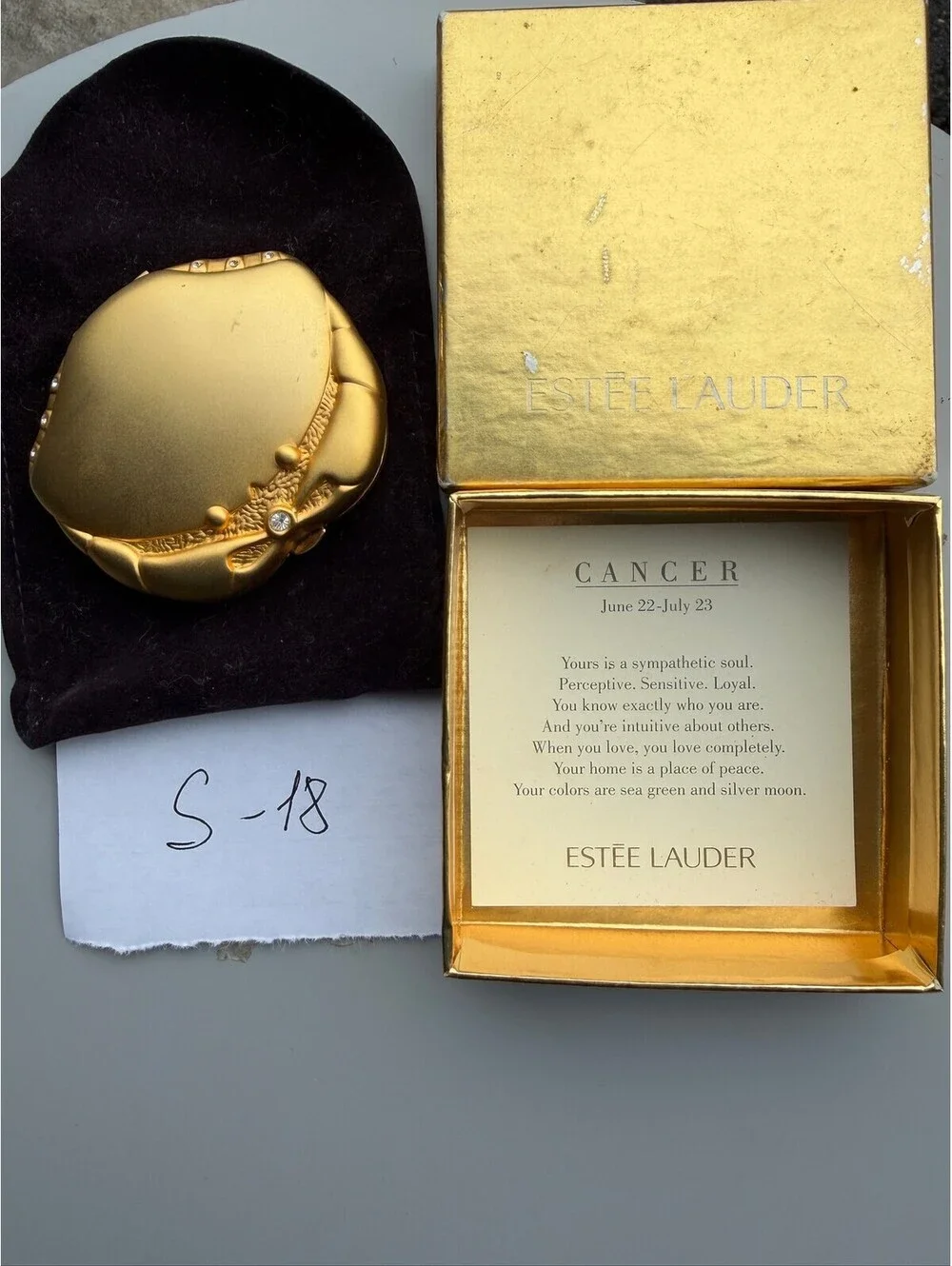 Estée Lauder Cancer Zodiac Powder Compact Gold Tone Vintage S-18